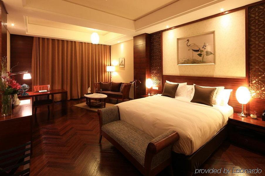 Fondney Hotel Shanghai Necc Hongqiao Airport T2 Bagian luar foto
