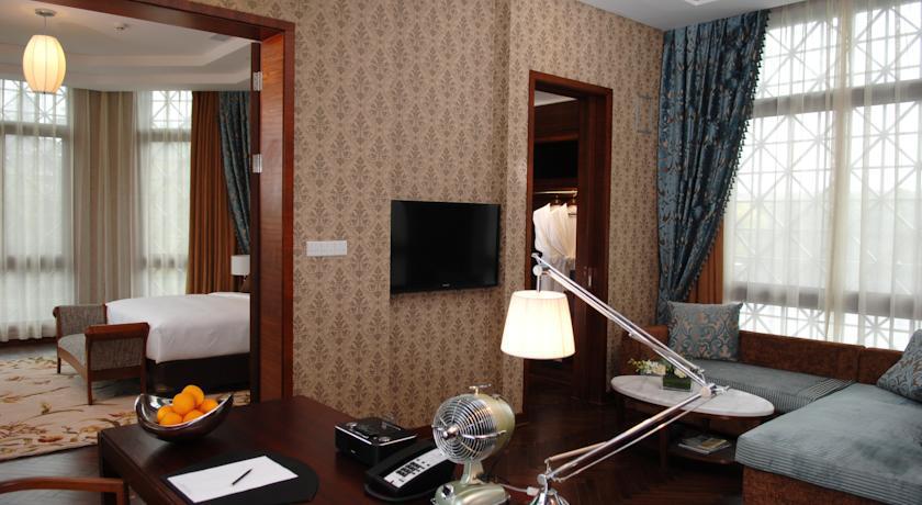 Fondney Hotel Shanghai Necc Hongqiao Airport T2 Bagian luar foto